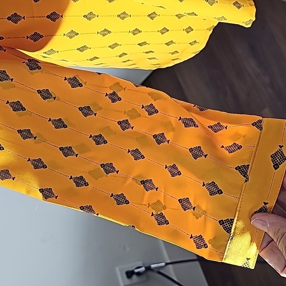 Tamsy blouse Size XL mustard yellow with black geometric,  Henley long‎ s… - Picture 4 of 11